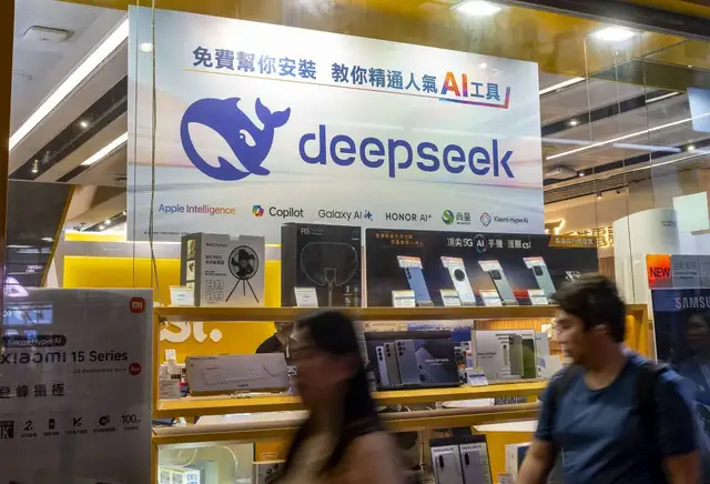 DeepSeek trải qua DeepSeek trải qua