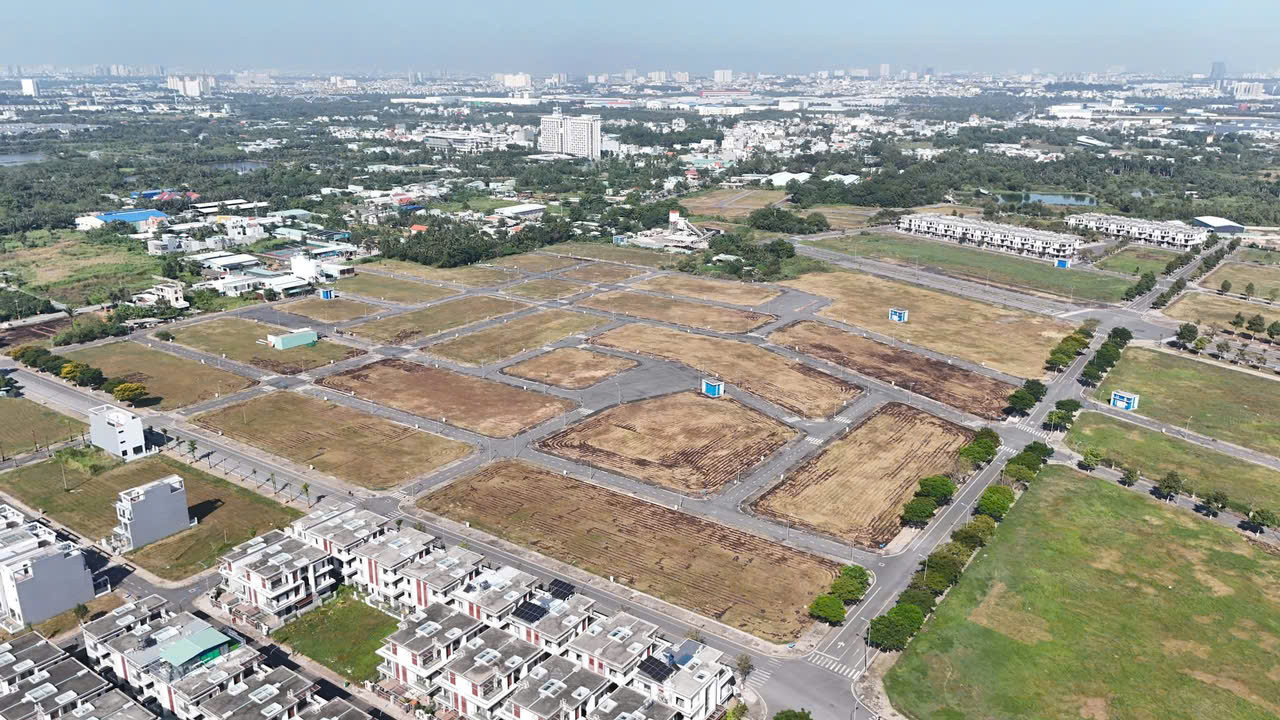 Siết hoạt động môi giới bất động sản- Ảnh 2. Siết hoạt động môi giới bất động sản- Ảnh 2.