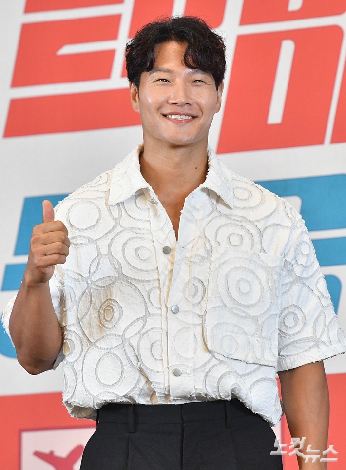Danh tính vợ sắp cưới Kim Jong Kook: CEO công ty mỹ phẩm, khiến "thánh ế" chi đậm 117 tỷ tậu biệt thự rước về dinh- Ảnh 1.