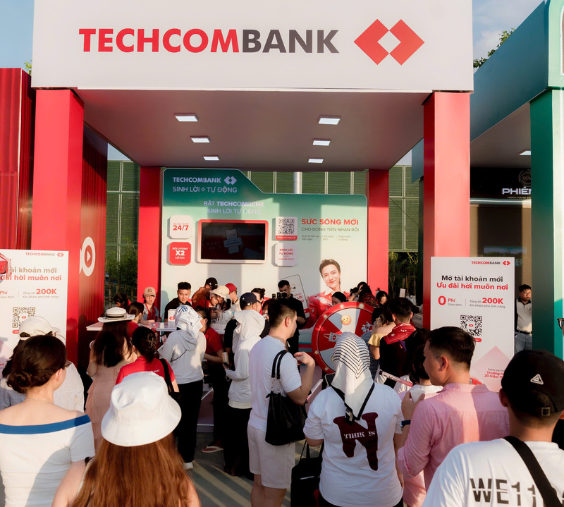 Techcombank đồng hành cùng chuỗi sự kiện đặc biệt kỷ niệm 80 năm Cách mạng Tháng Tám và Quốc khánh 2/9- Ảnh 2. Techcombank đồng hành cùng chuỗi sự kiện đặc biệt kỷ niệm 80 năm Cách mạng Tháng Tám và Quốc khánh 2/9- Ảnh 2.