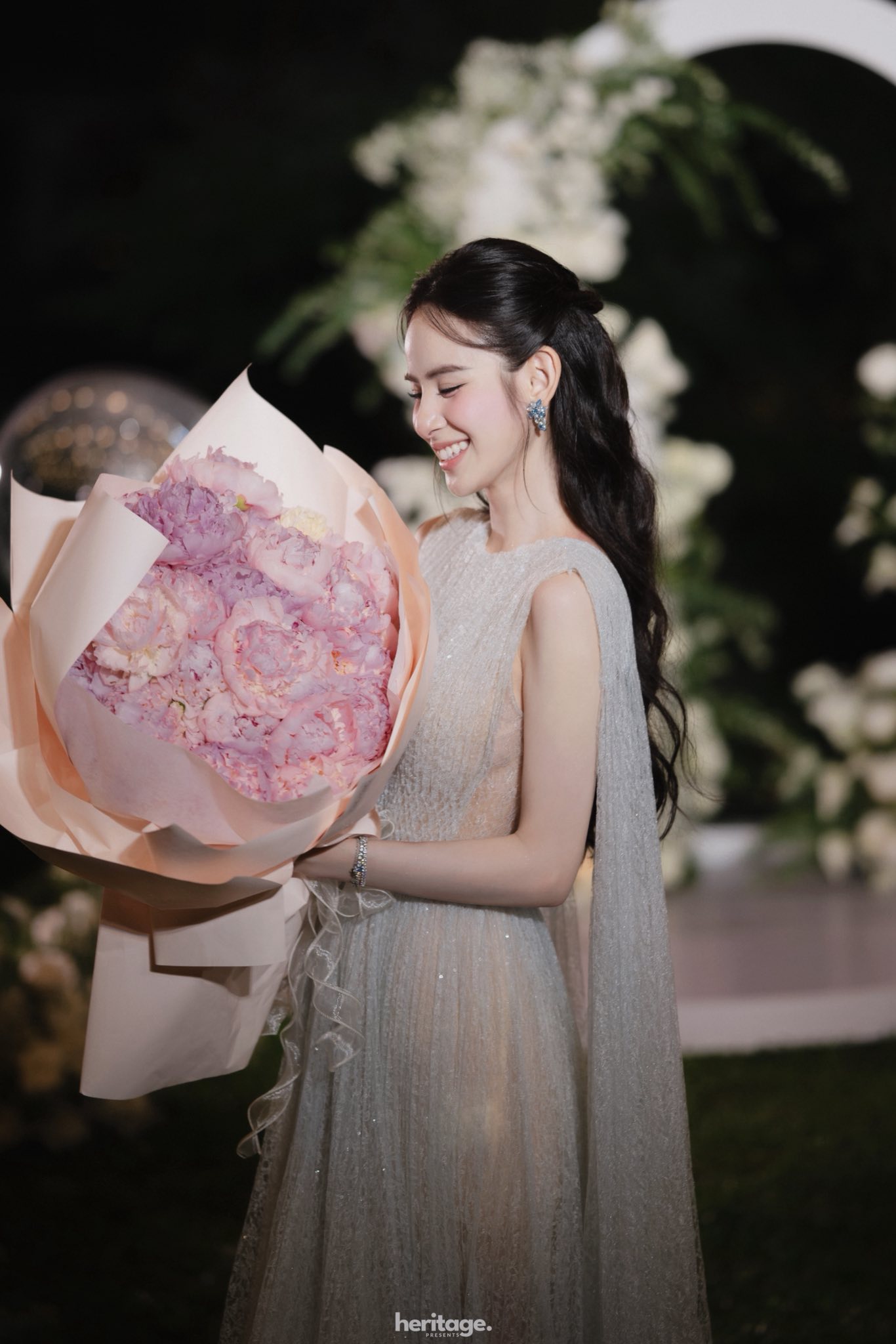 Hương Liên đã làm gì mà vừa lấy chồng hào môn đã bị chỉ trích khắp MXH?- Ảnh 7. Hương Liên đã làm gì mà vừa lấy chồng hào môn đã bị chỉ trích khắp MXH?- Ảnh 7.
