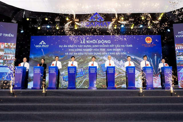 Tỷ phú Trần Đình Long tung "cú đấm" 5 tỷ USD, 15.000 người lao động hưởng lợi- Ảnh 2. Tỷ phú Trần Đình Long tung "cú đấm" 5 tỷ USD, 15.000 người lao động hưởng lợi- Ảnh 2.