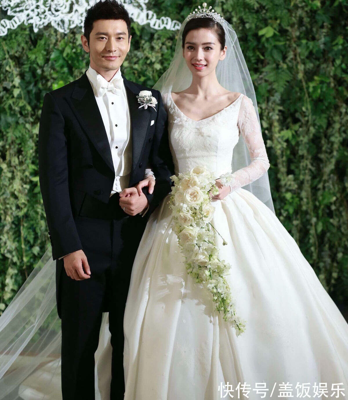 Đáng mong chờ nhất lúc này: Huỳnh Hiểu Minh - Angelababy tái hôn, tổ đám cưới siêu thế kỷ 2.0 chấn động lịch sử Cbiz?- Ảnh 1. Đáng mong chờ nhất lúc này: Huỳnh Hiểu Minh - Angelababy tái hôn, tổ đám cưới siêu thế kỷ 2.0 chấn động lịch sử Cbiz?- Ảnh 1.