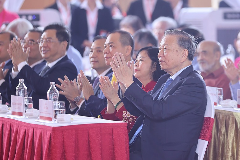 TRỰC TIẾP: Lễ khởi công, khánh thành 250 công trình tiêu biểu trên cả nước chào mừng Cách mạng tháng Tám và Quốc khánh 2/9- Ảnh 2. TRỰC TIẾP: Lễ khởi công, khánh thành 250 công trình tiêu biểu trên cả nước chào mừng Cách mạng tháng Tám và Quốc khánh 2/9- Ảnh 2.