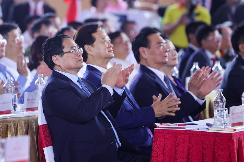 TRỰC TIẾP: Lễ khởi công, khánh thành 250 công trình tiêu biểu trên cả nước chào mừng Cách mạng tháng Tám và Quốc khánh 2/9- Ảnh 3. TRỰC TIẾP: Lễ khởi công, khánh thành 250 công trình tiêu biểu trên cả nước chào mừng Cách mạng tháng Tám và Quốc khánh 2/9- Ảnh 3.