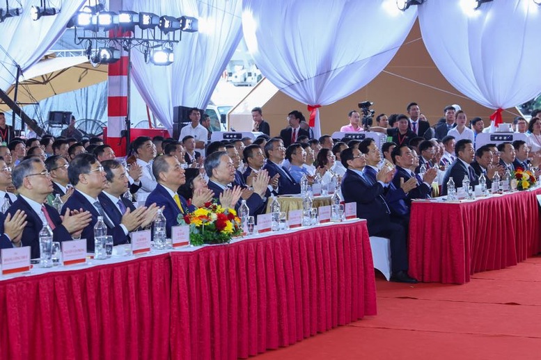 TRỰC TIẾP: Lễ khởi công, khánh thành 250 công trình tiêu biểu trên cả nước chào mừng Cách mạng tháng Tám và Quốc khánh 2/9- Ảnh 4. TRỰC TIẾP: Lễ khởi công, khánh thành 250 công trình tiêu biểu trên cả nước chào mừng Cách mạng tháng Tám và Quốc khánh 2/9- Ảnh 4.