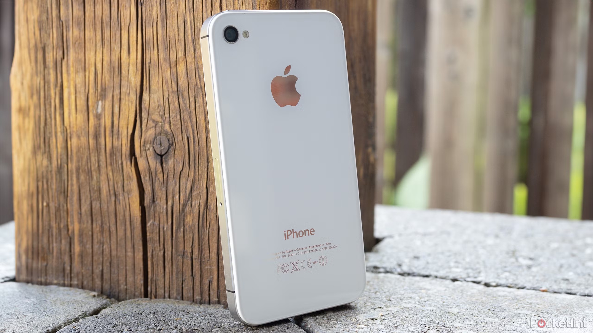 2 mẫu iPhone từng “làm mưa làm gió” tại Việt Nam, cũ nhưng chưa bao giờ hết hot, thế hệ bây giờ làm sao biết!- Ảnh 2.