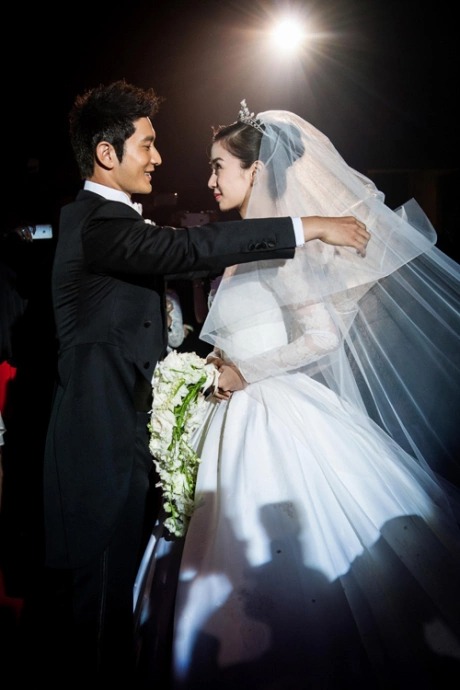 Đáng mong chờ nhất lúc này: Huỳnh Hiểu Minh - Angelababy tái hôn, tổ đám cưới siêu thế kỷ 2.0 chấn động lịch sử Cbiz?- Ảnh 3. Đáng mong chờ nhất lúc này: Huỳnh Hiểu Minh - Angelababy tái hôn, tổ đám cưới siêu thế kỷ 2.0 chấn động lịch sử Cbiz?- Ảnh 3.