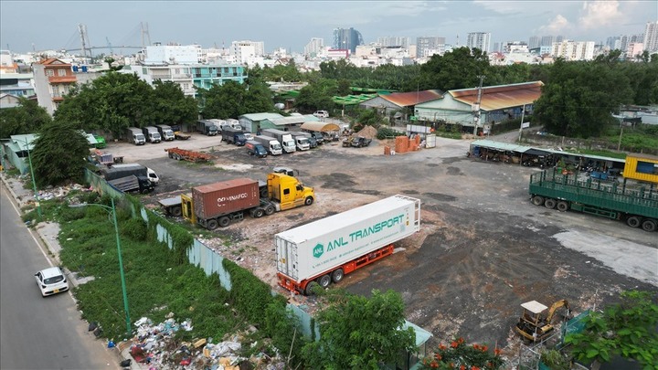 Giá nhà tăng chóng mặt: Dân khát nhà ở xã hội- Ảnh 2. Giá nhà tăng chóng mặt: Dân khát nhà ở xã hội- Ảnh 2.