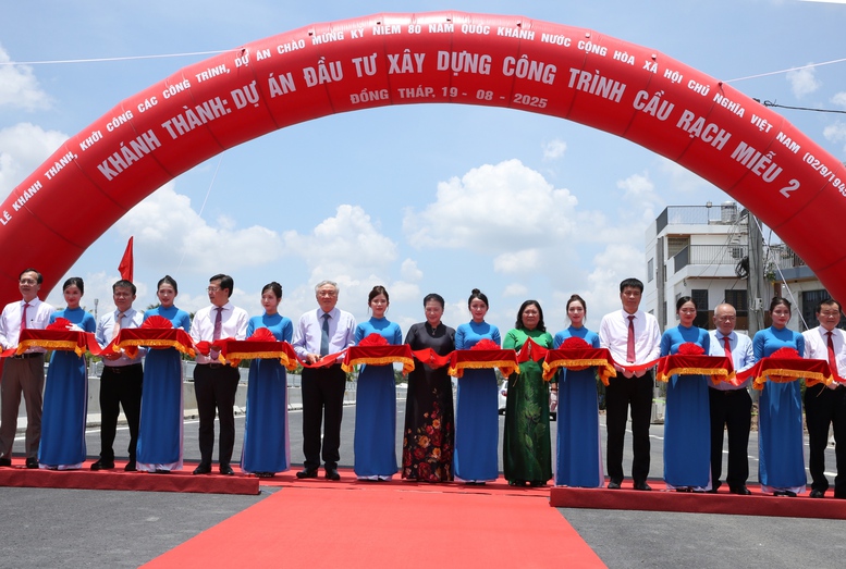 TỔNG THUẬT: Lễ khởi công, khánh thành 250 công trình tiêu biểu trên cả nước chào mừng Cách mạng tháng Tám và Quốc khánh 2/9- Ảnh 12. TỔNG THUẬT: Lễ khởi công, khánh thành 250 công trình tiêu biểu trên cả nước chào mừng Cách mạng tháng Tám và Quốc khánh 2/9- Ảnh 12.
