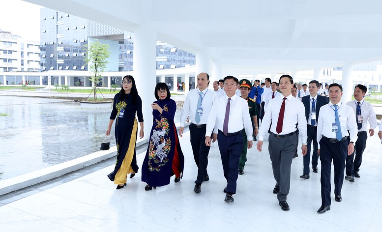 TRỰC TIẾP: Lễ khởi công, khánh thành 250 công trình tiêu biểu trên cả nước chào mừng Cách mạng tháng Tám và Quốc khánh 2/9- Ảnh 9. TRỰC TIẾP: Lễ khởi công, khánh thành 250 công trình tiêu biểu trên cả nước chào mừng Cách mạng tháng Tám và Quốc khánh 2/9- Ảnh 9.