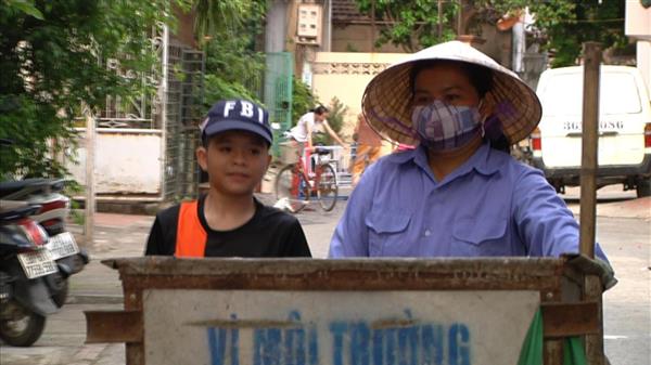 Cậu bé nghèo Thanh Hóa, đẩy xe rác cùng mẹ thành ca sĩ thần tượng đình đám showbiz Việt ở tuổi 24- Ảnh 1.