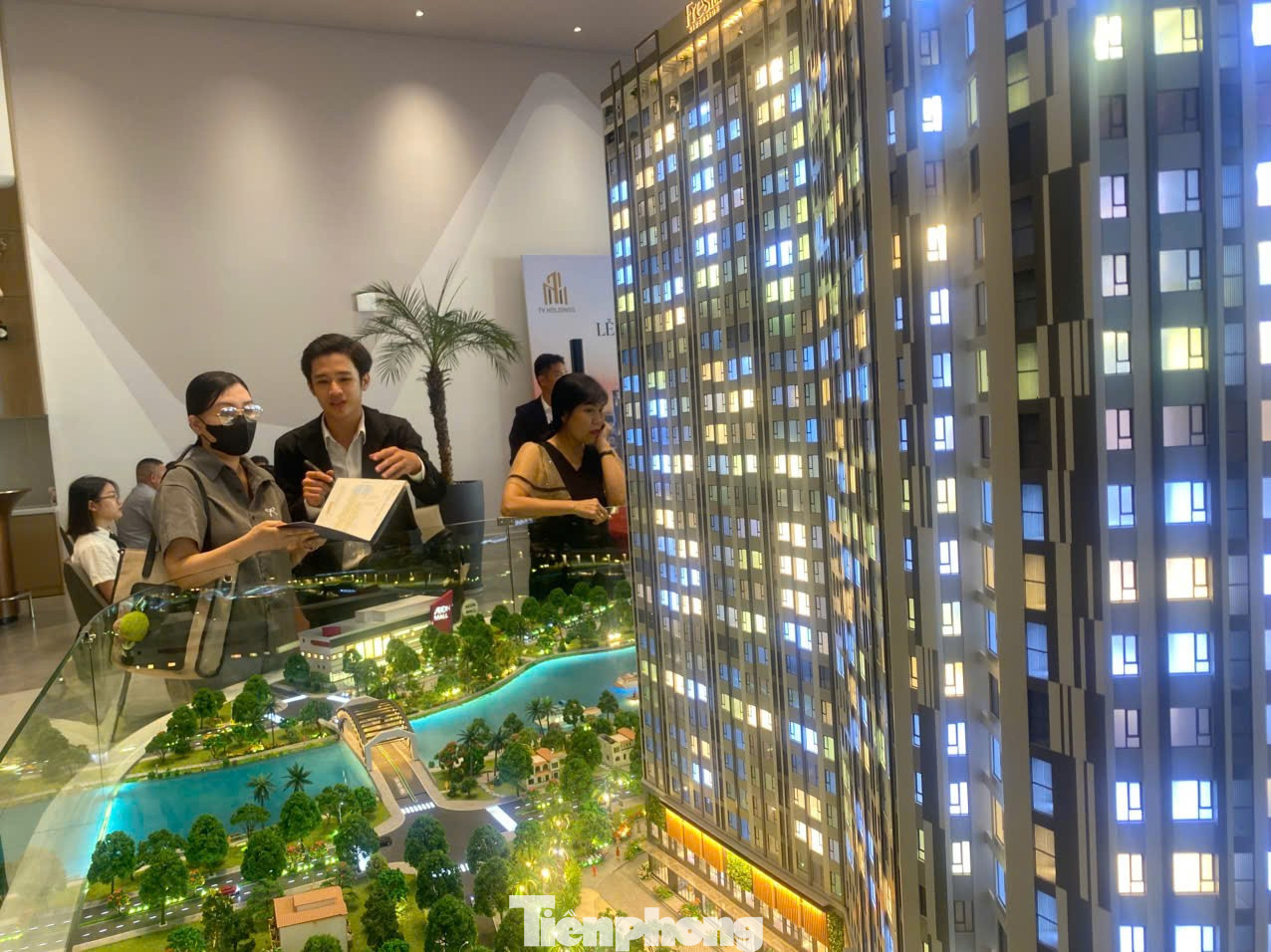 Siết hoạt động môi giới bất động sản- Ảnh 1. Siết hoạt động môi giới bất động sản- Ảnh 1.