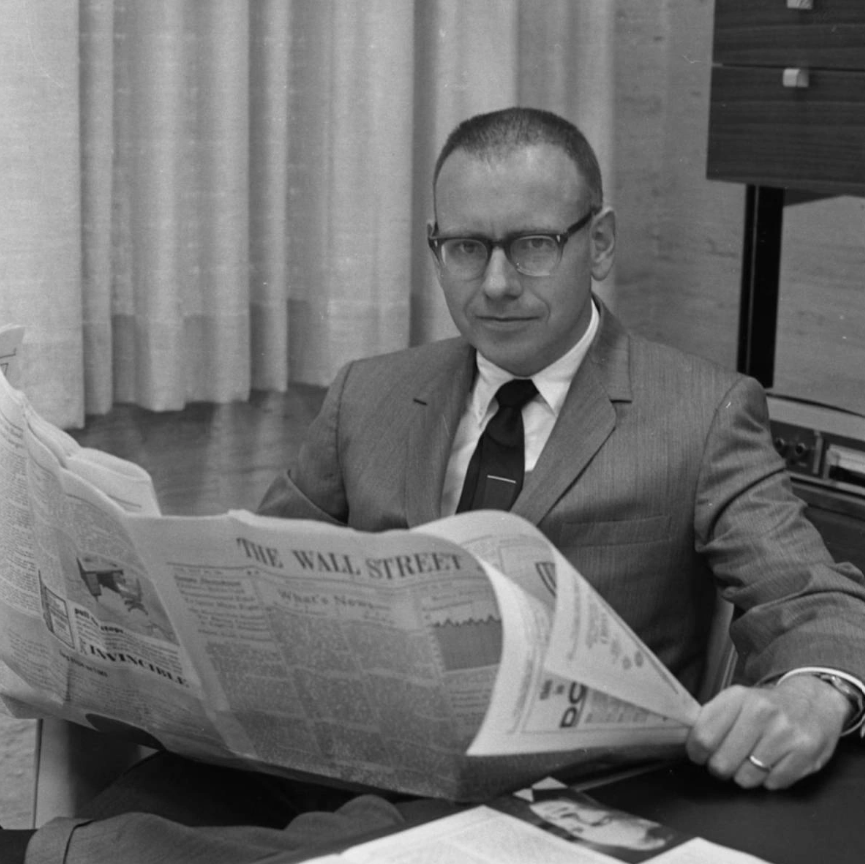 Thú vị hình ảnh ngày trẻ của 7 tỷ phú nổi tiếng thế giới: Berkshire Hathaway đẹp trai như tài tử, CEO của Meta cực đáng yêu- Ảnh 6.