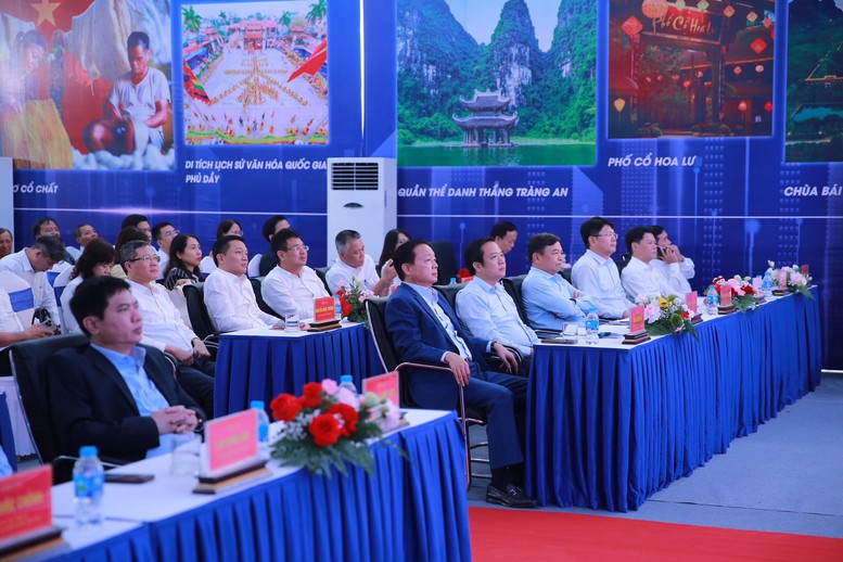 TRỰC TIẾP: Lễ khởi công, khánh thành 250 công trình tiêu biểu trên cả nước chào mừng Cách mạng tháng Tám và Quốc khánh 2/9- Ảnh 8. TRỰC TIẾP: Lễ khởi công, khánh thành 250 công trình tiêu biểu trên cả nước chào mừng Cách mạng tháng Tám và Quốc khánh 2/9- Ảnh 8.