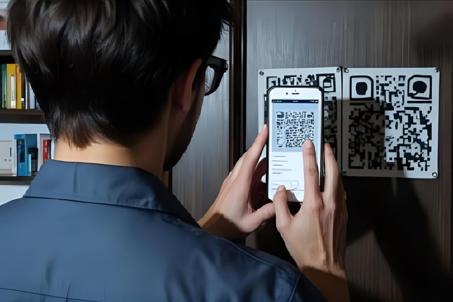 Vì sao người dân cần cẩn thận mỗi lần quét mã QR?- Ảnh 1.