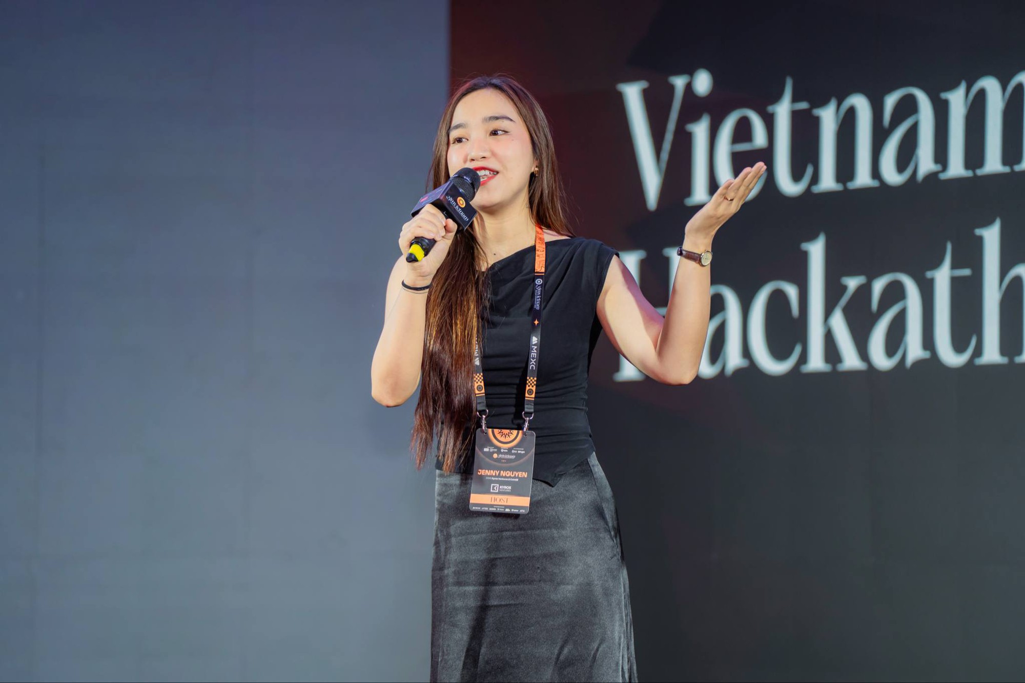 Việt Nam tổ chức sự kiện blockchain hàng đầu châu Á: “Thay vì đến Dubai hay Singapore, tôi muốn họ đến Việt Nam”- Ảnh 1. Việt Nam tổ chức sự kiện blockchain hàng đầu châu Á: “Thay vì đến Dubai hay Singapore, tôi muốn họ đến Việt Nam”- Ảnh 1.