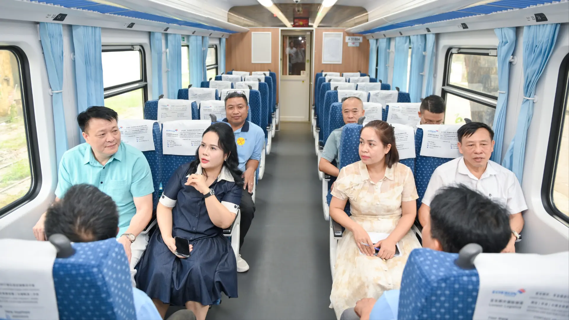 Chuyến tàu chạy gần 500km, đi chỉ mất 1 đêm: Tàu đóng mới hoàn toàn, tiêu chuẩn như máy bay- Ảnh 2. Chuyến tàu chạy gần 500km, đi chỉ mất 1 đêm: Tàu đóng mới hoàn toàn, tiêu chuẩn như máy bay- Ảnh 2.