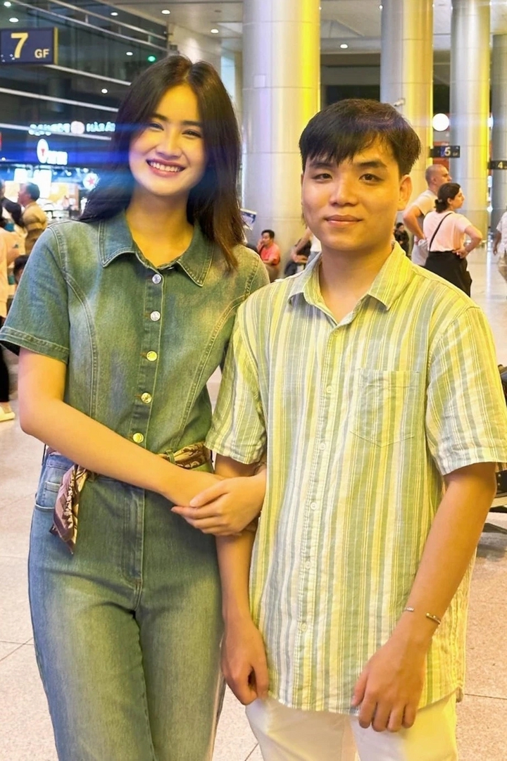 Bạn trai Ý Nhi tiếp tục vắng mặt trong ngày nàng Hậu tạm rời showbiz- Ảnh 7. Bạn trai Ý Nhi tiếp tục vắng mặt trong ngày nàng Hậu tạm rời showbiz- Ảnh 7.