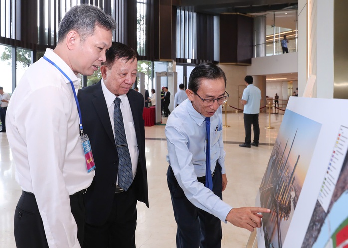 Thủ tướng Phạm Minh Chính dự hội nghị triển khai Nghị quyết về Trung tâm Tài chính quốc tế- Ảnh 4.