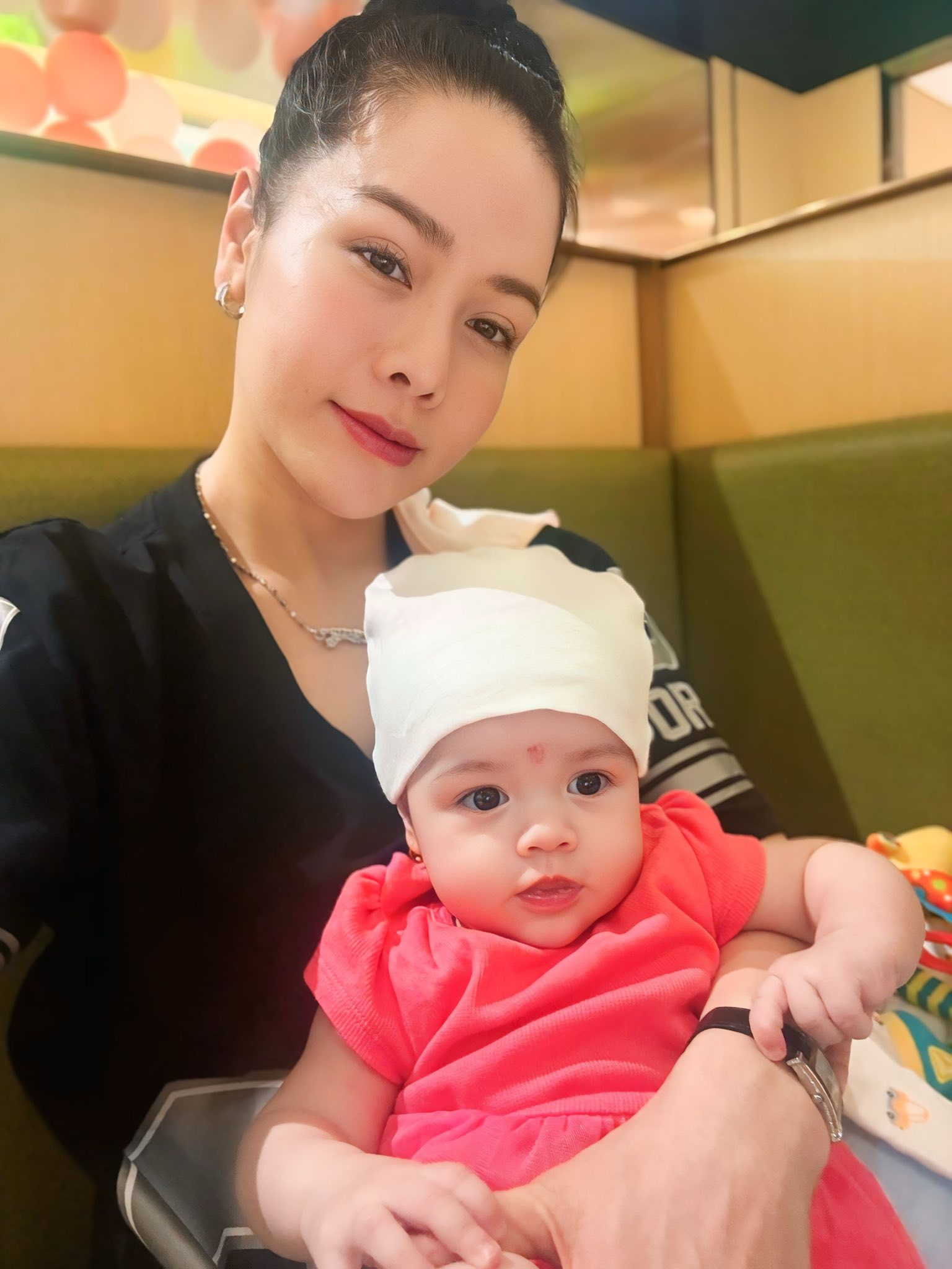 Mẹ đơn thân là đại gia showbiz Việt, 40 tuổi sinh con, không lấy chồng, ở biệt thự 20 tỷ tại TP.HCM- Ảnh 2. Mẹ đơn thân là đại gia showbiz Việt, 40 tuổi sinh con, không lấy chồng, ở biệt thự 20 tỷ tại TP.HCM- Ảnh 2.