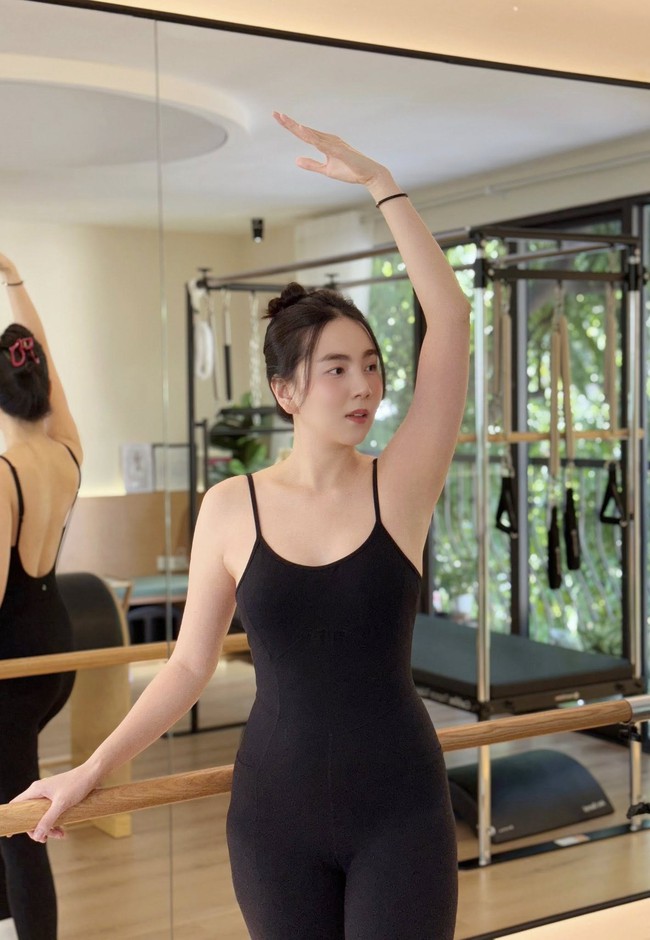 3 tháng sau sinh, Mai Ngọc đã trở lại đường đua "độ dáng", nhan sắc "gái một con trông mòn con mắt" là đây!- Ảnh 1. 3 tháng sau sinh, Mai Ngọc đã trở lại đường đua "độ dáng", nhan sắc "gái một con trông mòn con mắt" là đây!- Ảnh 1.