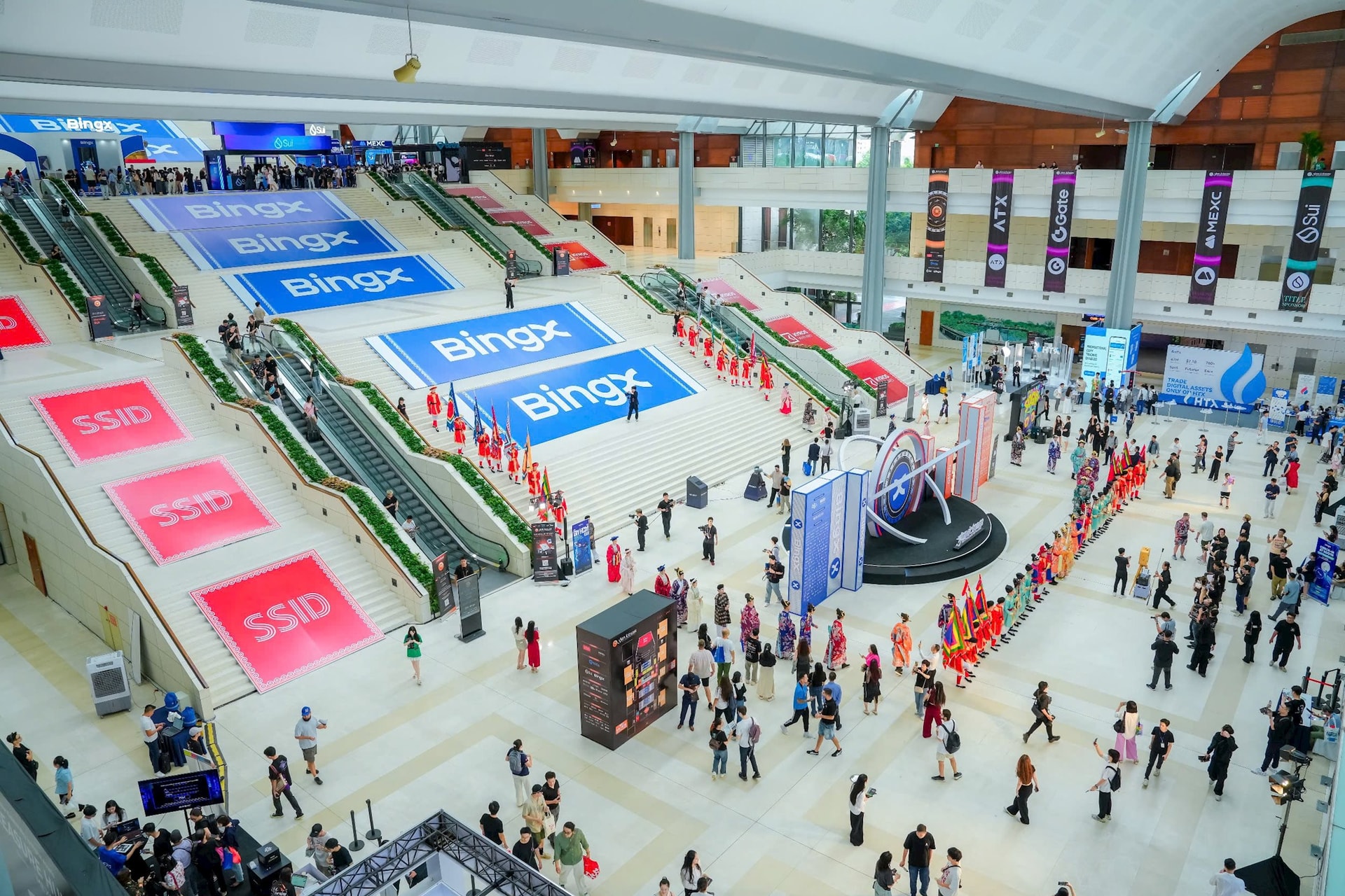 Việt Nam tổ chức sự kiện blockchain hàng đầu châu Á: “Thay vì đến Dubai hay Singapore, tôi muốn họ đến Việt Nam”- Ảnh 1.