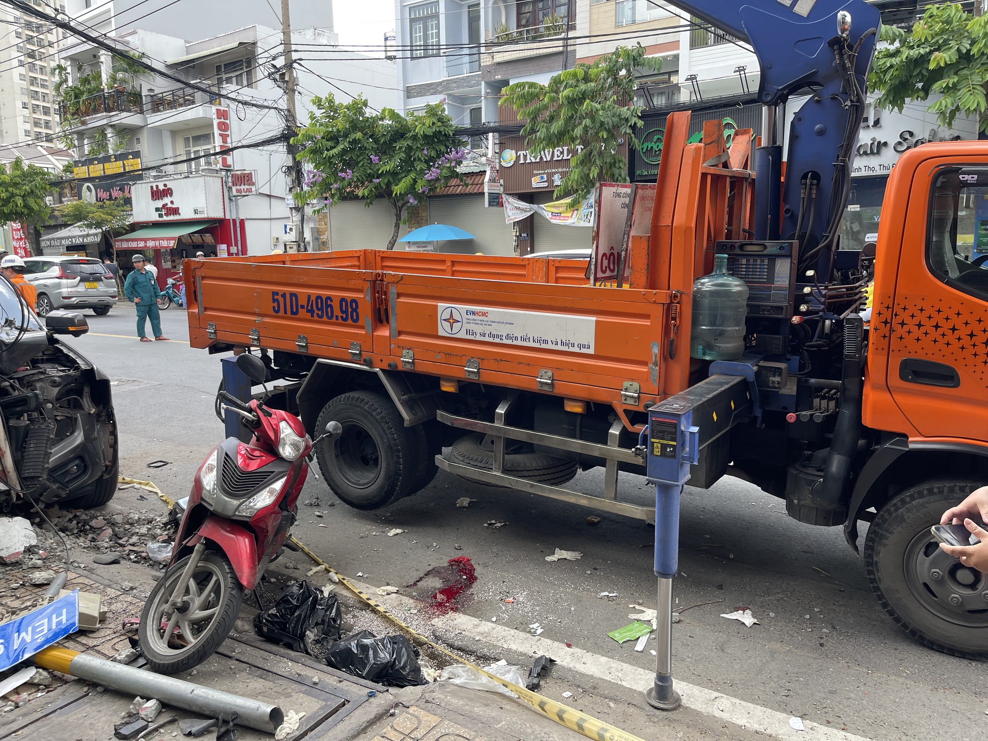 Tài xế ô tô đột quỵ gây tai nạn nghiêm trọng ở Thủ Đức- Ảnh 3. Tài xế ô tô đột quỵ gây tai nạn nghiêm trọng ở Thủ Đức- Ảnh 3.
