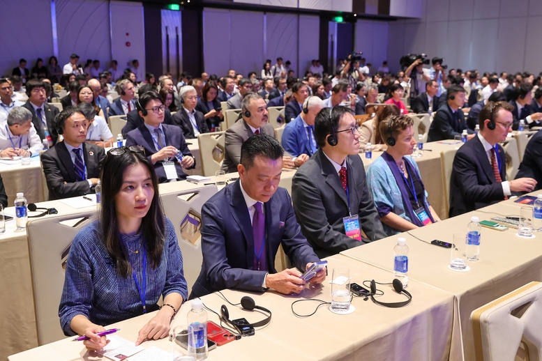 Thủ tướng: Trung tâm tài chính quốc tế là nơi pháp luật được "thiết kế cho tương lai"- Ảnh 10. Thủ tướng: Trung tâm tài chính quốc tế là nơi pháp luật được "thiết kế cho tương lai"- Ảnh 10.