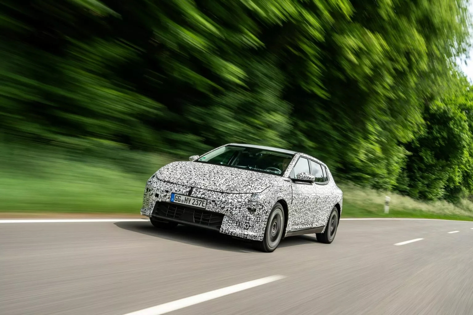 Xem Kia test pin xe điện mới thấy yên tâm nếu hãng bán ở Việt Nam: Bào 10.000km đường đua, sạc xả nhanh liên tục chỉ chai 5%- Ảnh 3. Xem Kia test pin xe điện mới thấy yên tâm nếu hãng bán ở Việt Nam: Bào 10.000km đường đua, sạc xả nhanh liên tục chỉ chai 5%- Ảnh 3.
