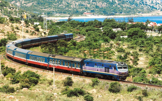Chuyến tàu chạy gần 500km, đi chỉ mất 1 đêm: Tàu đóng mới hoàn toàn, tiêu chuẩn như máy bay- Ảnh 1. Chuyến tàu chạy gần 500km, đi chỉ mất 1 đêm: Tàu đóng mới hoàn toàn, tiêu chuẩn như máy bay- Ảnh 1.