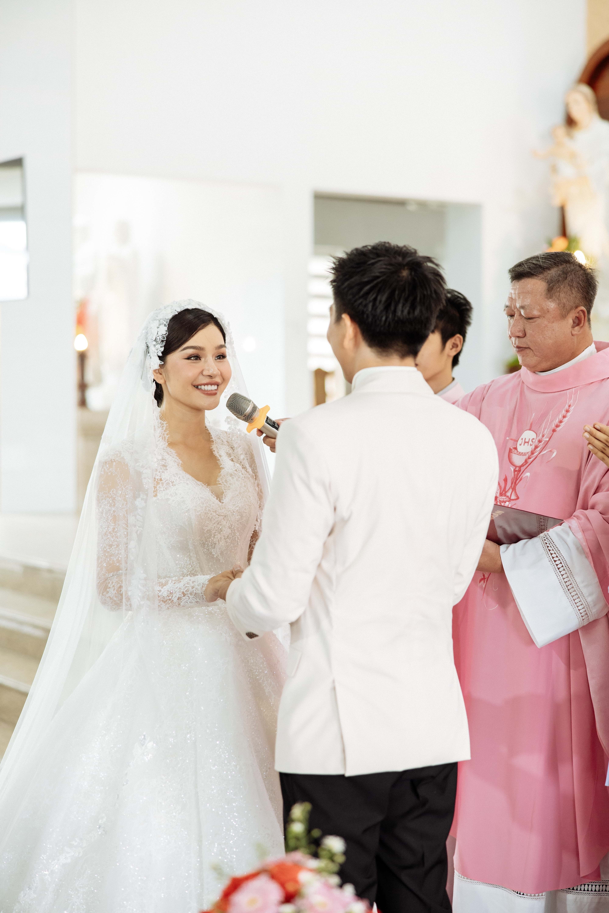 Cặp đôi người mẫu - diễn viên Vbiz bất ngờ tung ảnh cưới bí mật sau 5 năm hẹn hò- Ảnh 2. Cặp đôi người mẫu - diễn viên Vbiz bất ngờ tung ảnh cưới bí mật sau 5 năm hẹn hò- Ảnh 2.