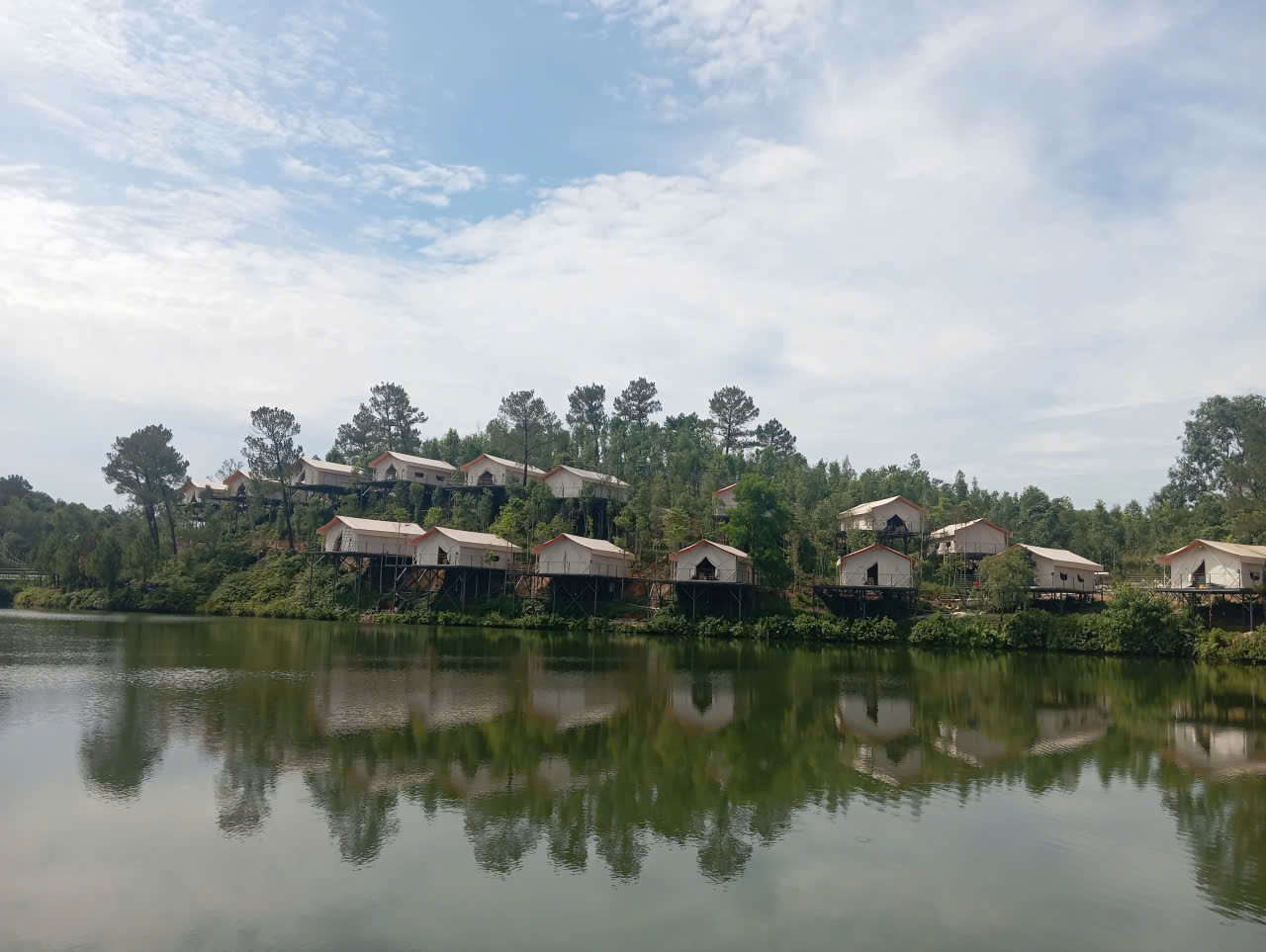 Không xử phạt Farmstay xây trái phép?- Ảnh 1.