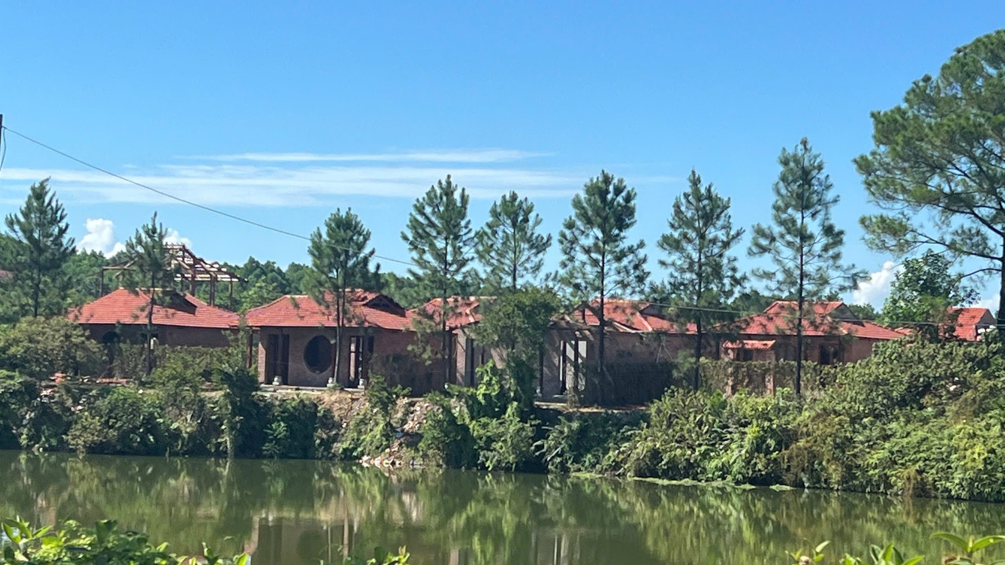 Không xử phạt Farmstay xây trái phép?- Ảnh 2.