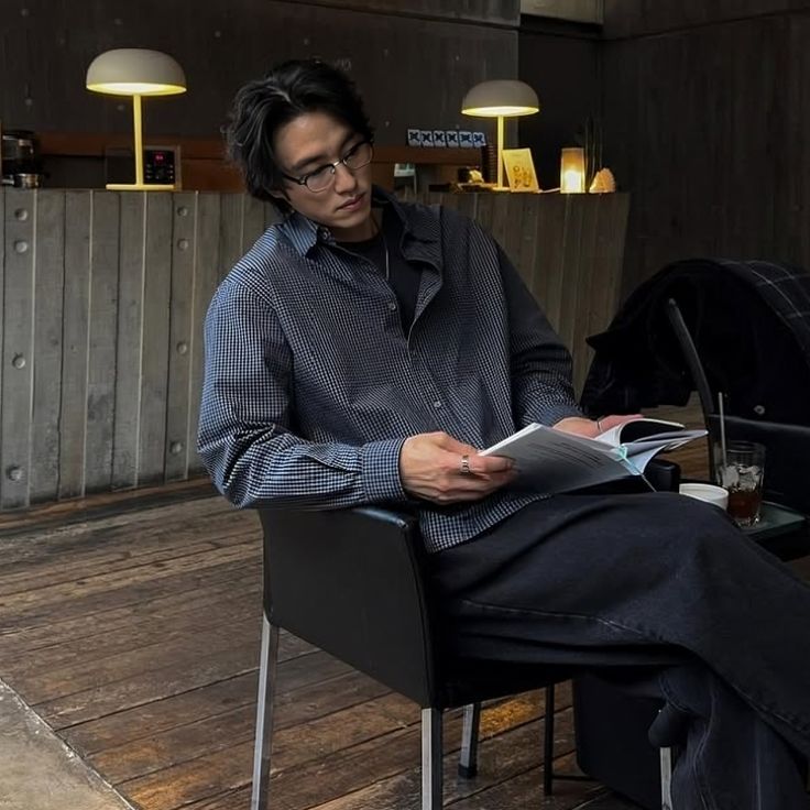 Những người sinh 1980 đang phải vật lộn để kiếm tiền, nuôi con thơ, lo cha mẹ già: Hãy nhớ 5 điều- Ảnh 1. Những người sinh 1980 đang phải vật lộn để kiếm tiền, nuôi con thơ, lo cha mẹ già: Hãy nhớ 5 điều- Ảnh 1.