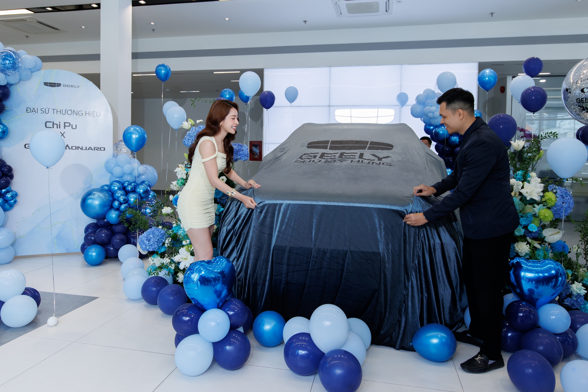 Hé lộ xế hộp tiền tỷ vừa về tay Chi Pu, "người bạn đồng hành" mới đặc biệt thế nào?- Ảnh 1.