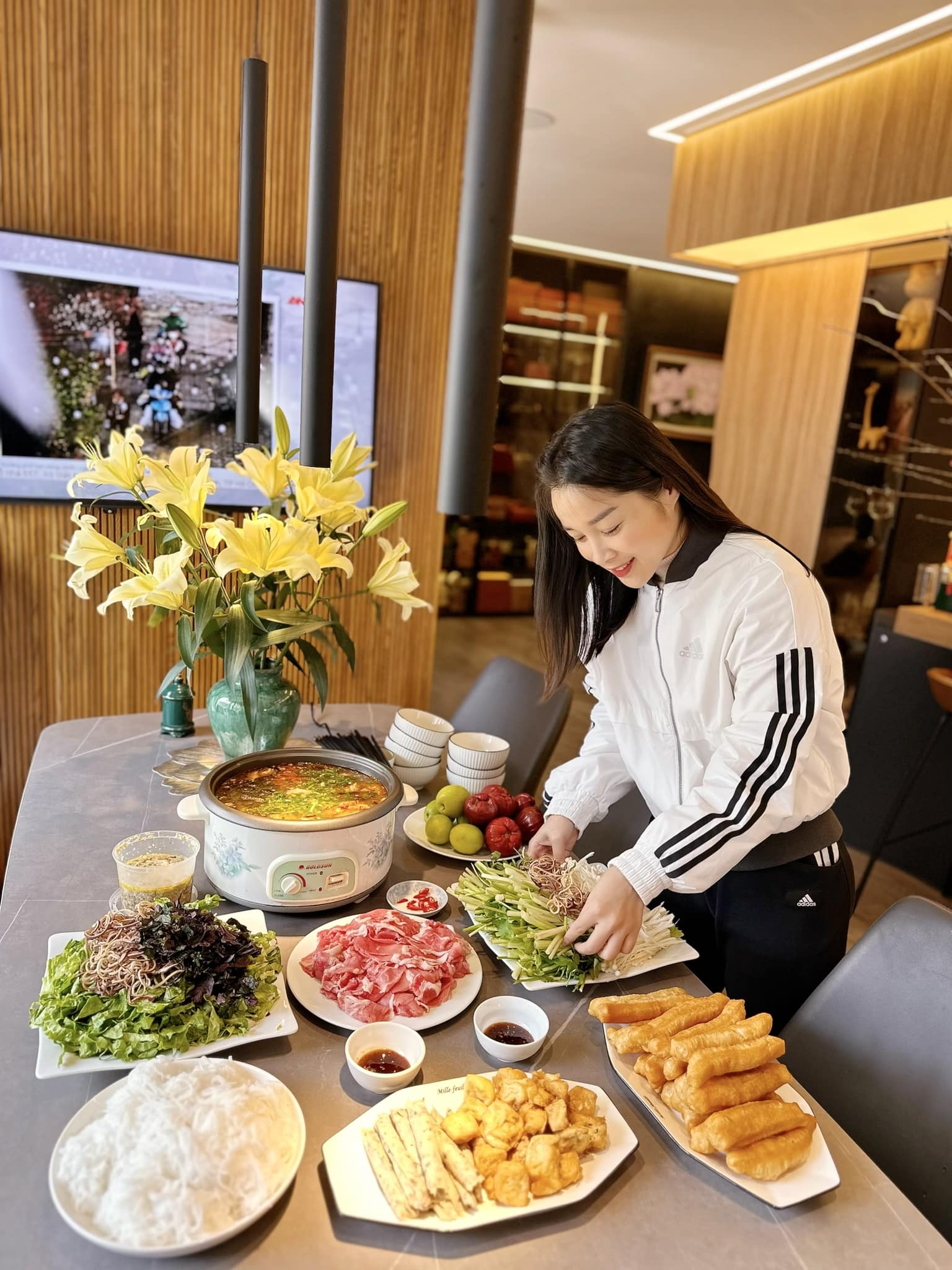 Nhan sắc tuổi 40 và cuộc sống sang chảnh của đại úy công an là mỹ nhân “Nhật ký Vàng Anh” đình đám- Ảnh 7.