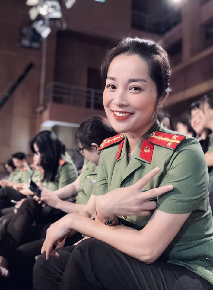 Nhan sắc tuổi 40 và cuộc sống sang chảnh của đại úy công an là mỹ nhân “Nhật ký Vàng Anh” đình đám- Ảnh 2.