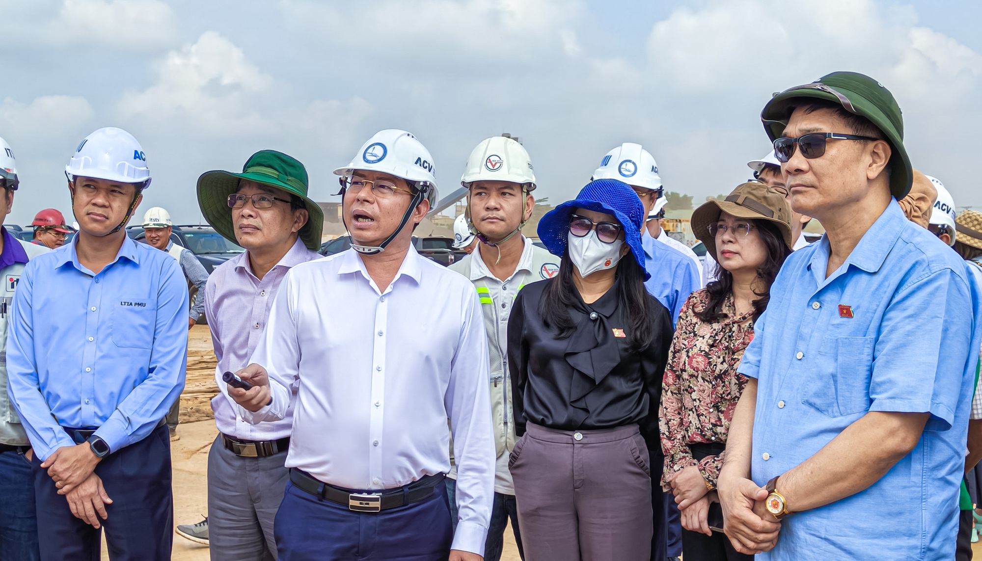 'Thần tốc' thi công, đường băng sân bay 16 tỷ USD về đích sớm, sẵn sàng đưa Việt Nam vào kỷ nguyên mới- Ảnh 4.