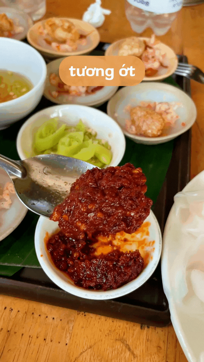Quán bánh bèo - bánh nậm - bánh lọc 30 năm tuổi chuẩn vị Huế: Du khách thấy là thèm, người xa quê bỗng nhớ quê da diết!- Ảnh 14.