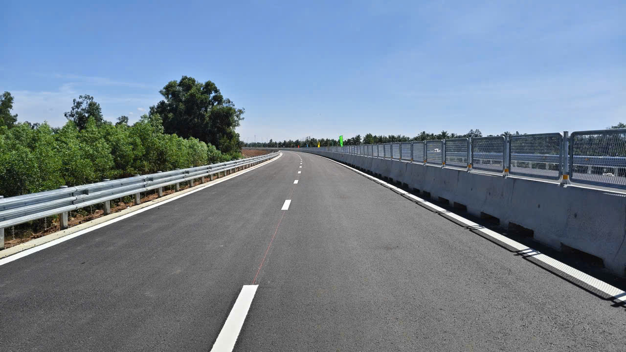 Đèo Cả (HHV) nhận Bằng khen của Thủ tướng Chính phủ- Ảnh 1.