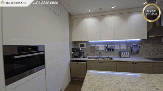 Bên trong nhà tân hôn 117 tỷ của Kim Jong Kook: Rộng rãi sang chảnh ngút ngàn, nhìn đến hàng xóm mà choáng- Ảnh 9.