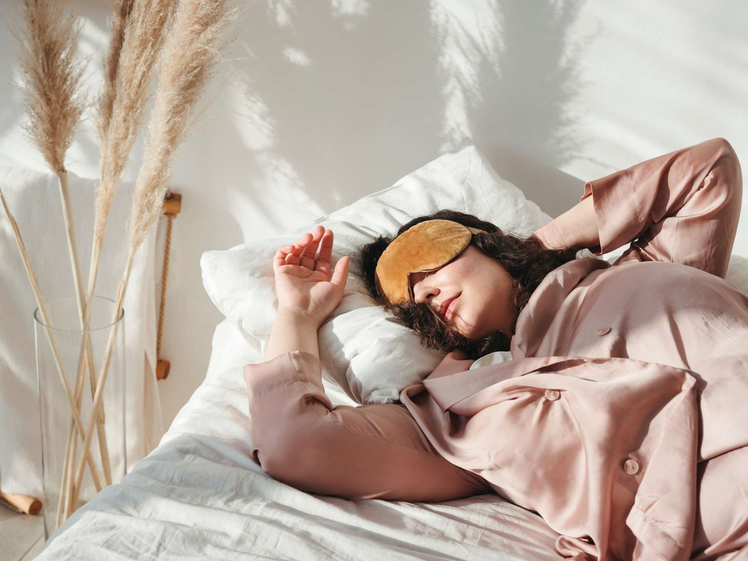 Không phải mê tín nhưng hãy đeo bịt mắt khi ngủ, sáng hôm sau bạn sẽ thấy kết quả khác hẳn- Ảnh 3.