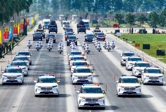 Công an Hà Nội phát thông báo mới tới tất cả người tham gia giao thông từ 11h30 ngày mai- Ảnh 1. Công an Hà Nội phát thông báo mới tới tất cả người tham gia giao thông từ 11h30 ngày mai- Ảnh 1.