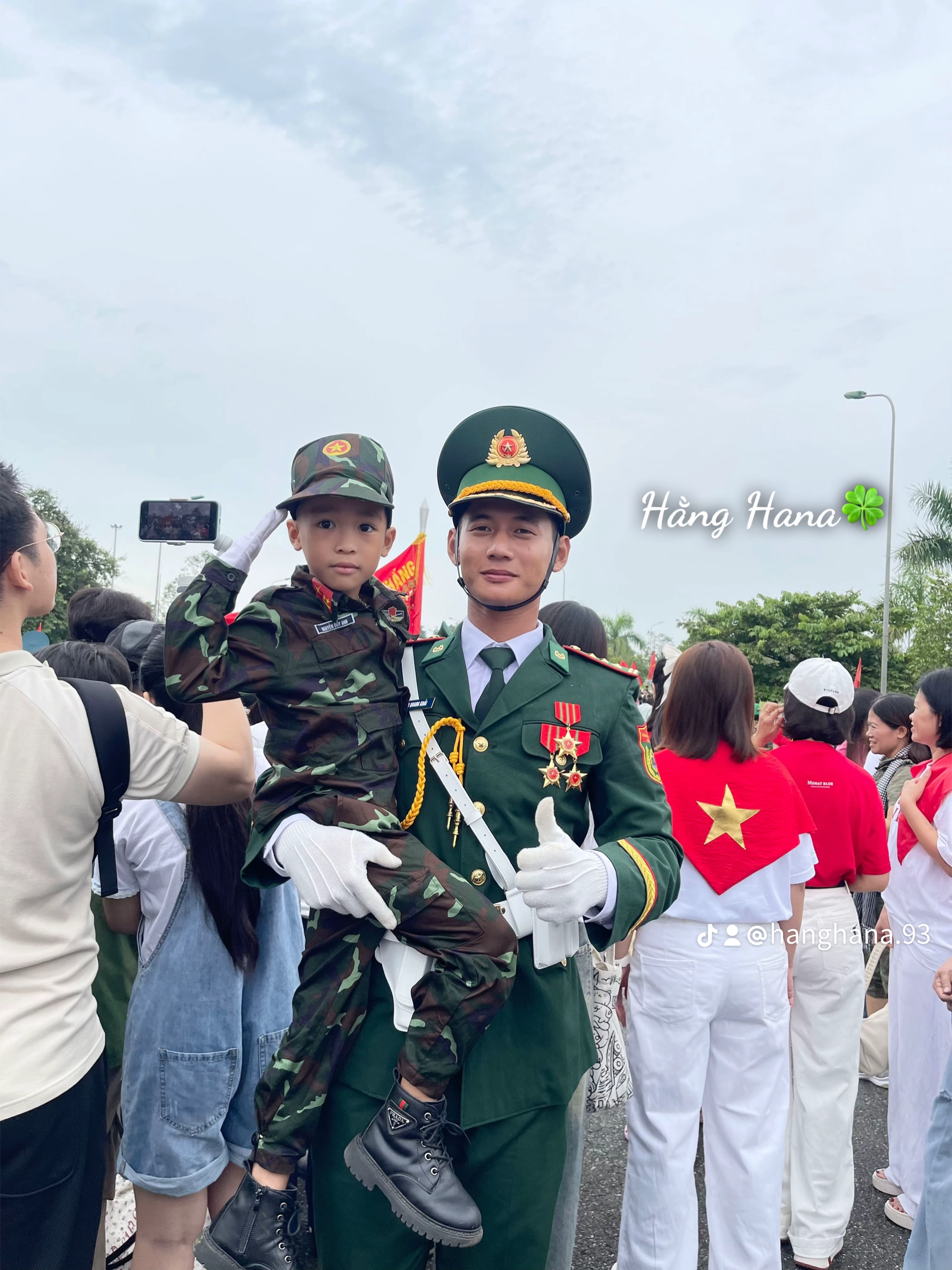 "Chiến sĩ nhí" 6 tuổi làm rạng danh khối nghỉ hè: Mùa hè ý nghĩa trong màu áo lính, được tập luyện cùng các chiến sĩ A80- Ảnh 10.