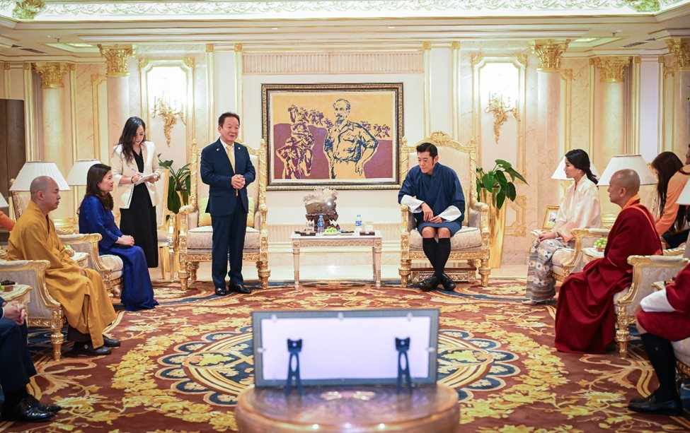 Quốc vương Bhutan và Hoàng hậu tới thăm T&T Group, ông Đỗ Quang Hiển đề xuất mở đường bay thẳng Bhutan và Việt Nam, phát triển du lịch tâm linh- Ảnh 1.