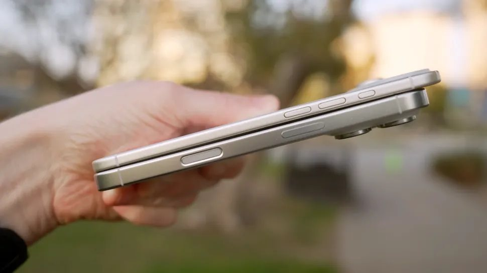"Sinh sau đẻ muộn", iPhone 17 mới vẫn có thứ khiến mẫu điện thoại đang gây thất vọng của Samsung bị lu mờ?- Ảnh 2.