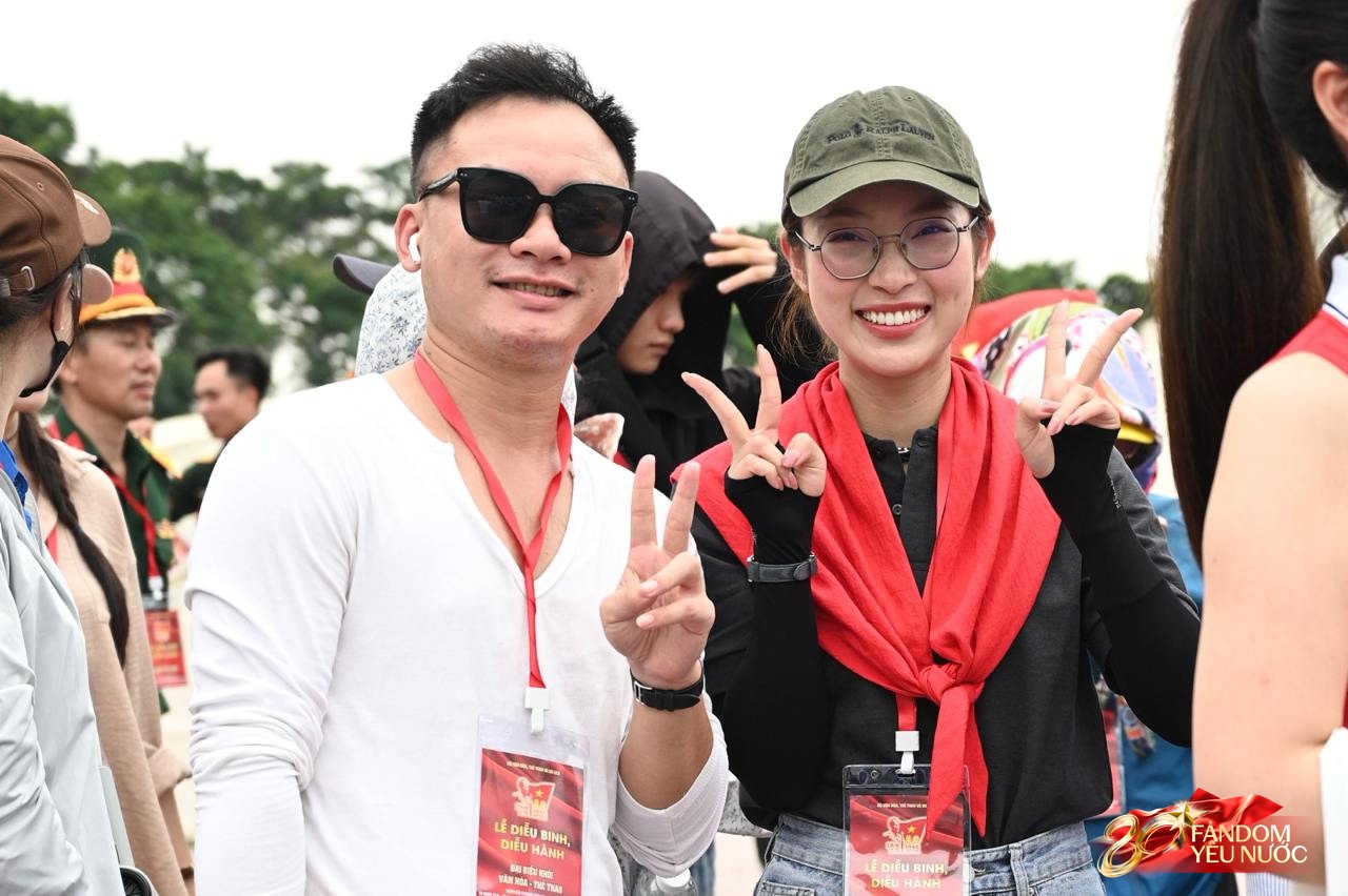 Dàn sao Việt luyện tập diễu hành tại sân Mỹ Đình: Thu Quỳnh hào hứng mong chờ 1 điều, Thanh Sơn - Khánh Vy - vợ chồng Salim góp mặt!- Ảnh 7.