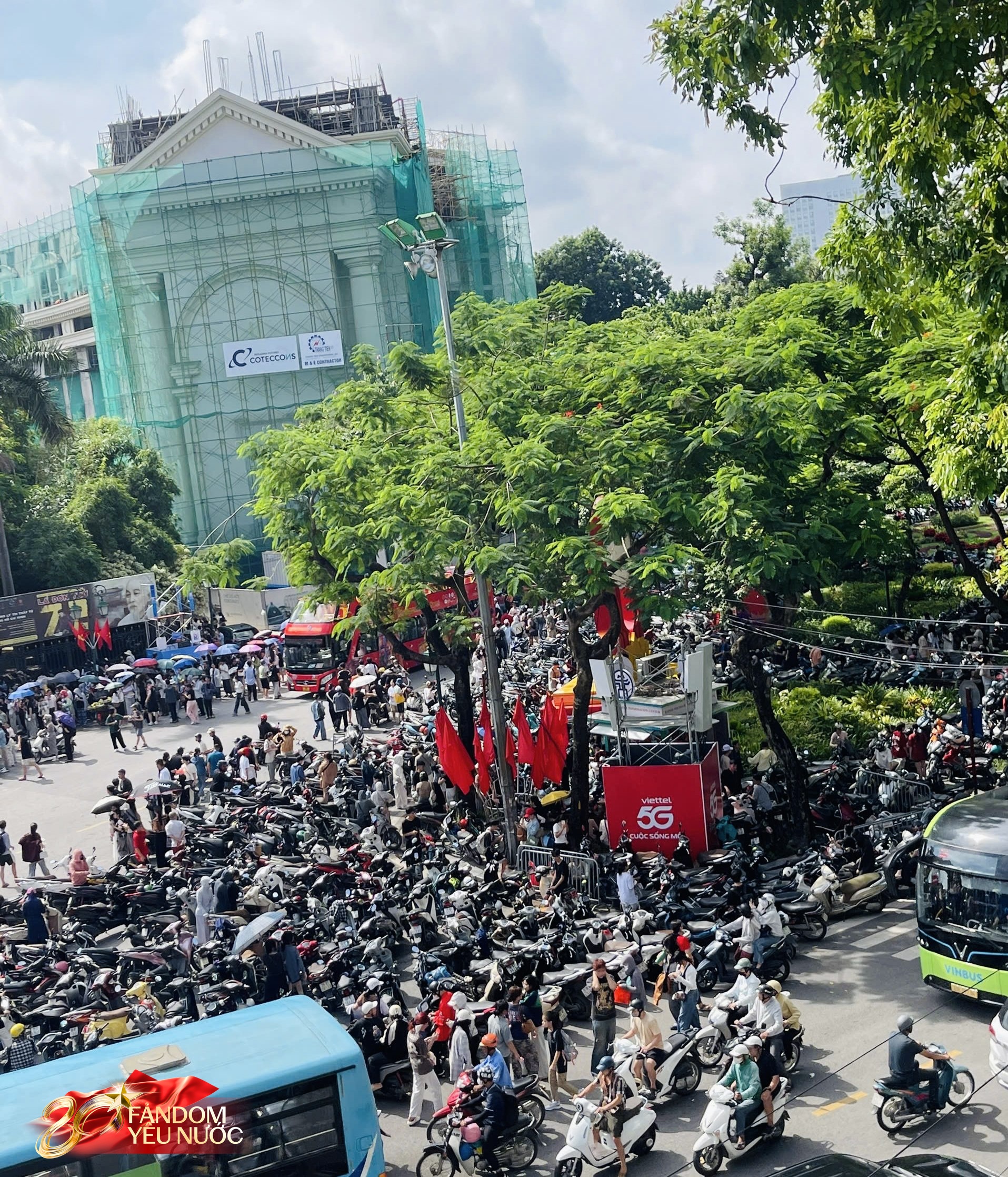 Hàng nghìn người xếp hàng suốt đêm "camp vé" concert quốc gia, đỉnh cao của văn hoá thần tượng quốc nội là đây!- Ảnh 10.