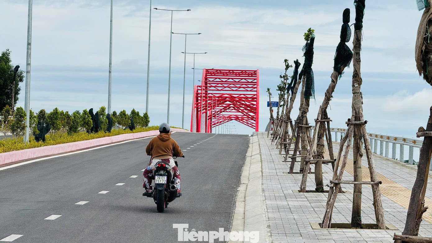 Cận cảnh cầu vòm thép đầu tiên ở Quảng Ngãi mang tên Phước Lộc- Ảnh 5.